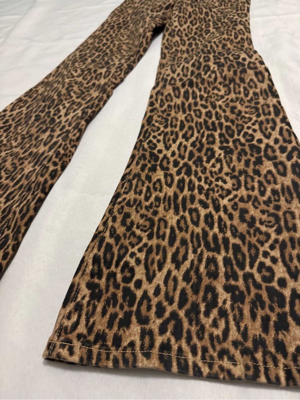 NWT Judy Blue Jaqueline Flare Jeans in Leopard Luxe - Picture 9 of 10